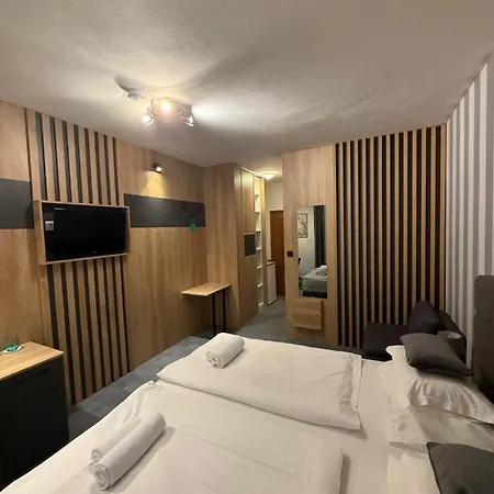 White Stone 43 Hotel Promajna