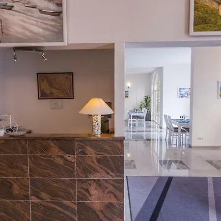 White Stone 43 Hotel 4*