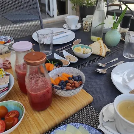 White Stone 43 Hotel