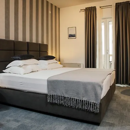 Hotel White Stone 43