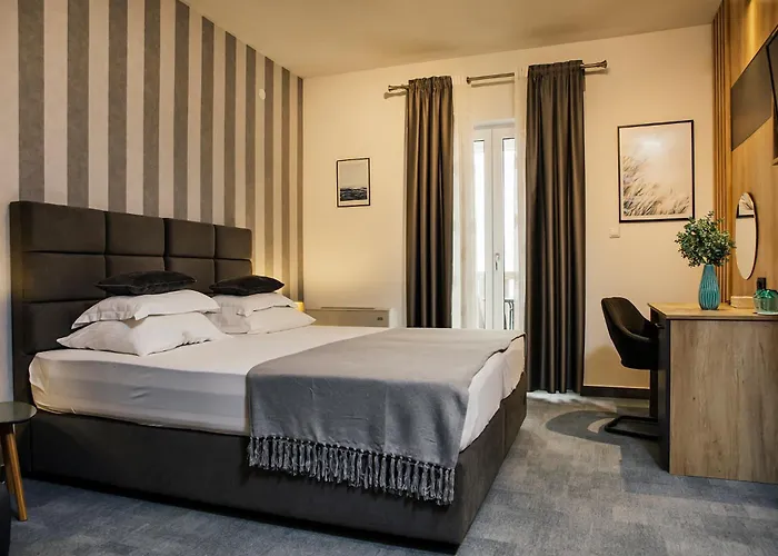 Hotel White Stone 43 4*