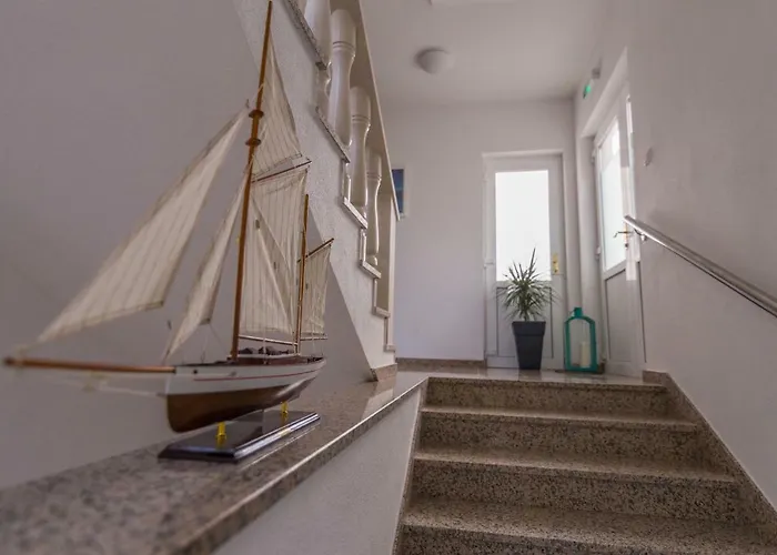 White Stone 43 Hotel