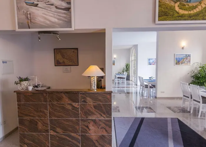 White Stone 43 Hotel 4*